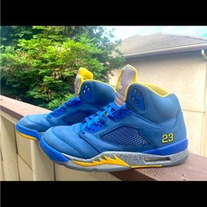 Im selling my Jordan 5 Retro JSP  they are used but barley ..